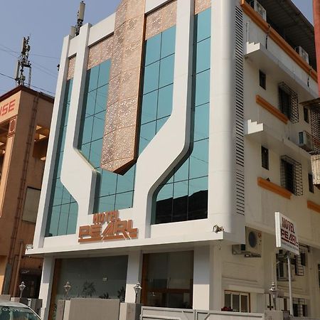 נאווי מומבאי Hotel Pearl מראה חיצוני תמונה