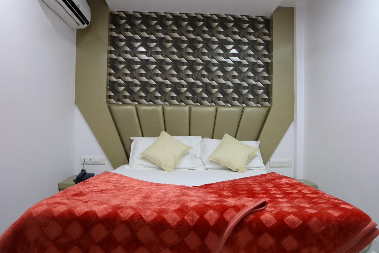 נאווי מומבאי Hotel Pearl מראה חיצוני תמונה