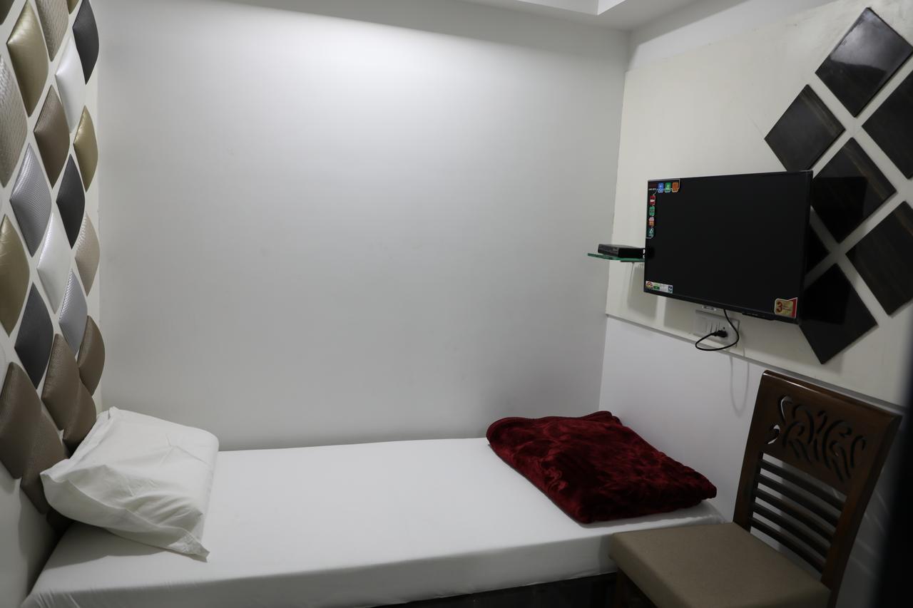 נאווי מומבאי Hotel Pearl מראה חיצוני תמונה