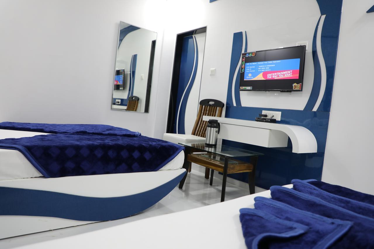 נאווי מומבאי Hotel Pearl מראה חיצוני תמונה