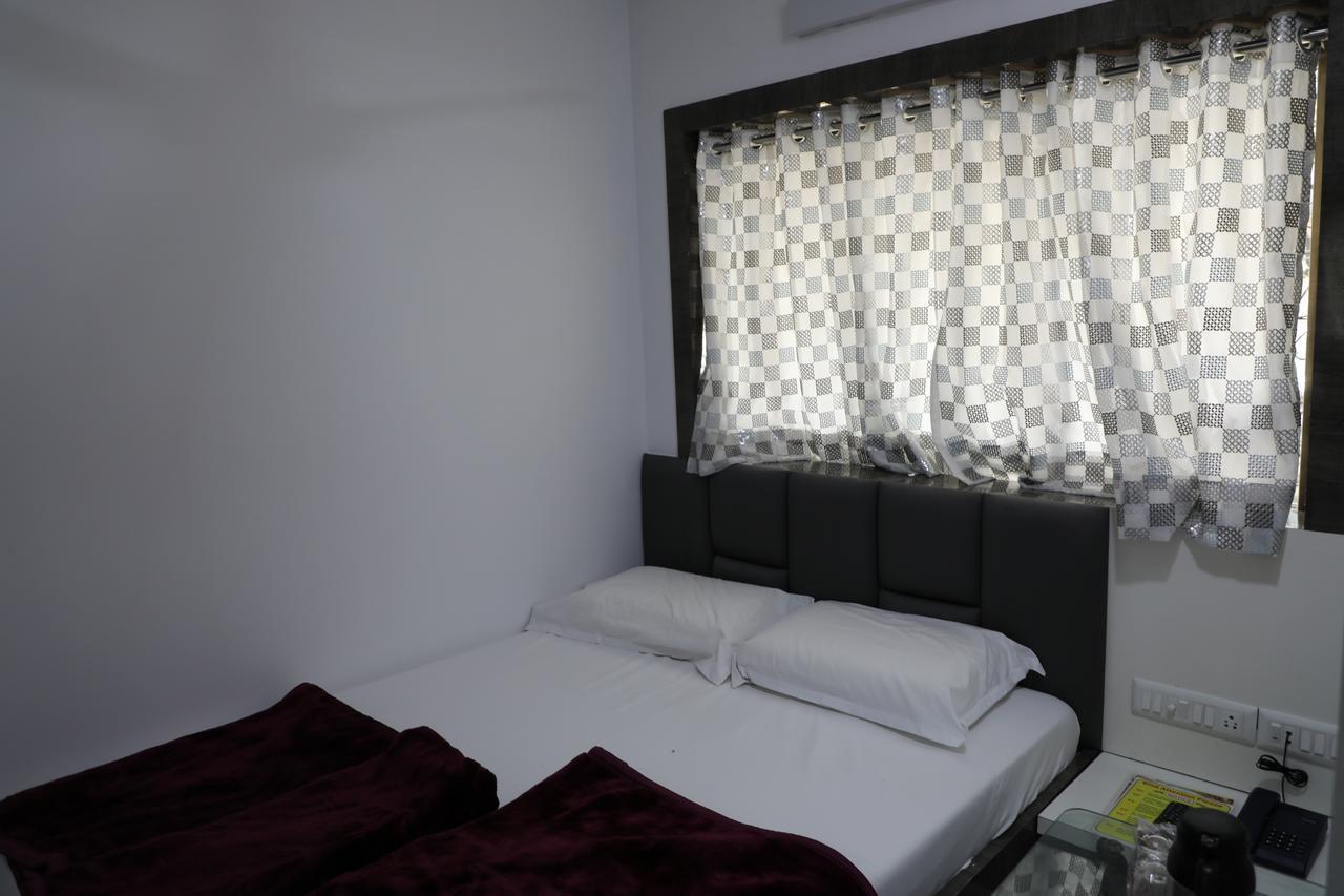 נאווי מומבאי Hotel Pearl מראה חיצוני תמונה