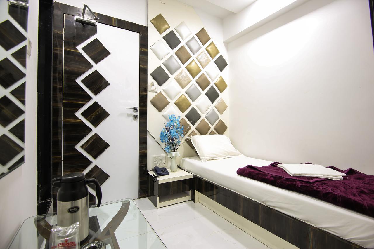 נאווי מומבאי Hotel Pearl מראה חיצוני תמונה