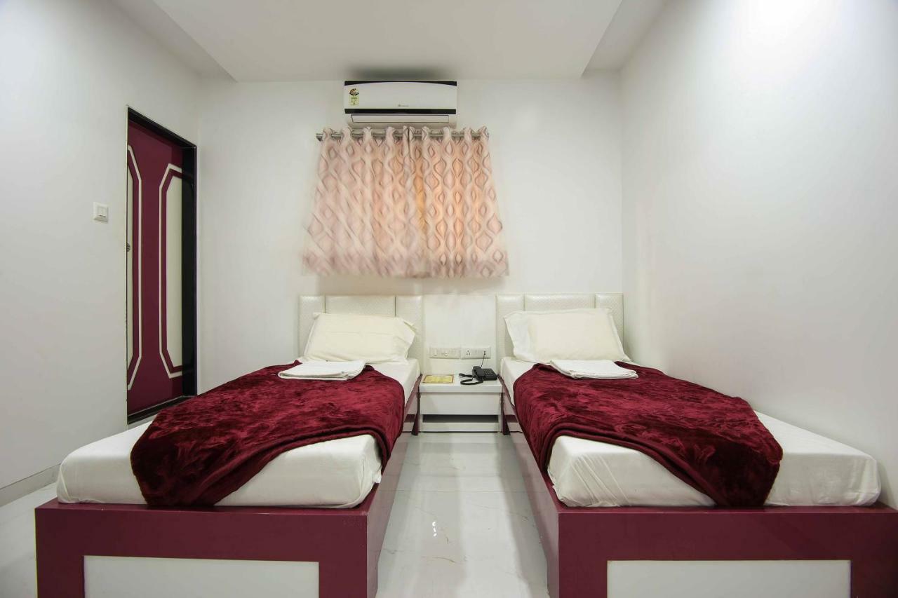נאווי מומבאי Hotel Pearl מראה חיצוני תמונה